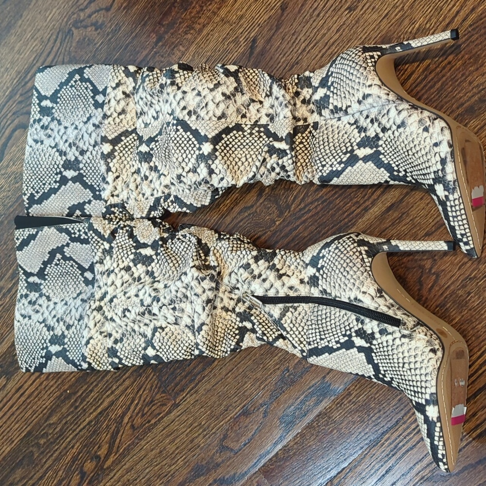 NEW Vince Camuto Snake Skin Knee High Stiletto Boots - Picture 2 of 5